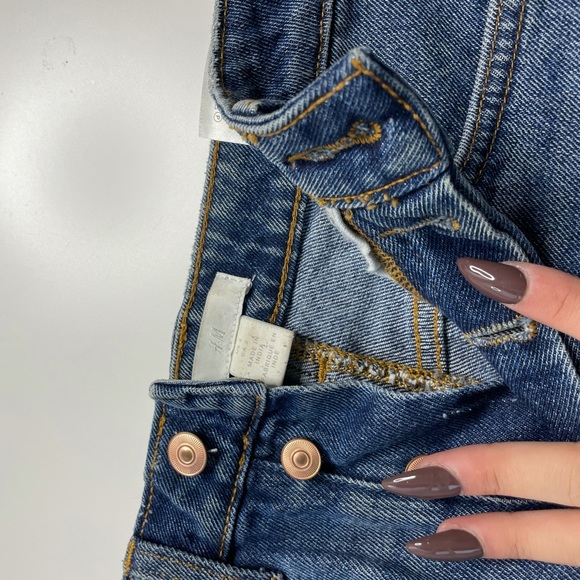 Blue denim mini skirt, H&M size 2, great condition never worn - Picture 2 of 4